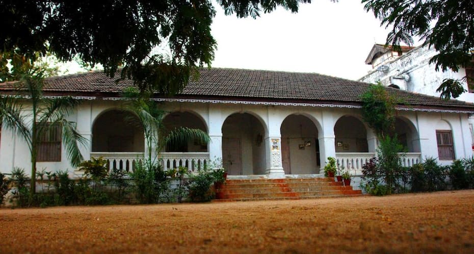 A HOME FOR NATURE LOVERS, Jambughoda 1